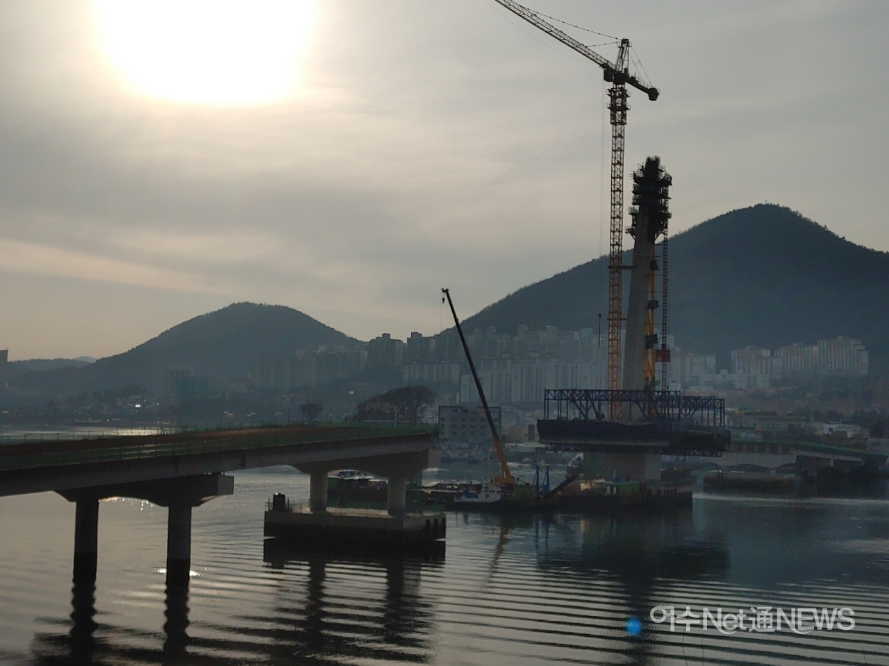 총 공사비 679억 원이 투입중인 일명 웅천-소호대교가 내년 7월 개통을 앞두고 공사가 한창이다