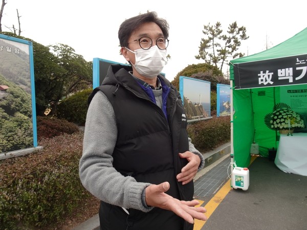 ▲최관식 여수시지부장. 그는 과거 학생운동을 하며 백기완 선생을 뵌 적이 있다 ⓒ전시은