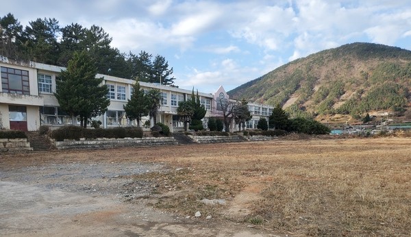 돌산중앙초등학교