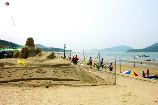 지난 2020년 관광지 재생사업을 통해 재정비된 신안 임자도 대광해수욕장