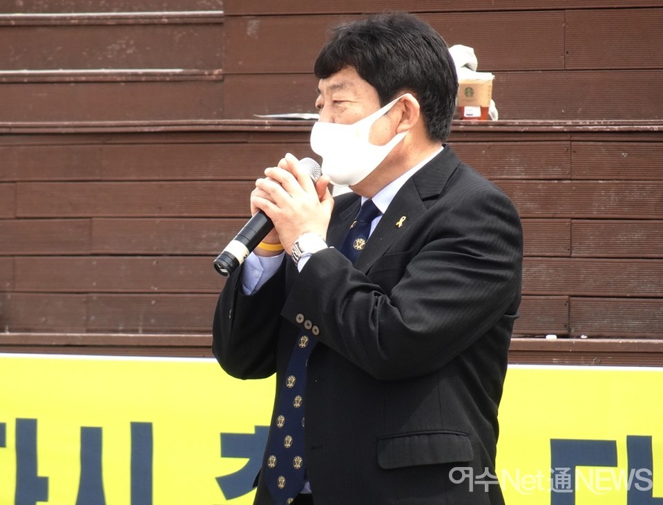 ▲여수YMCA 김대희 사무총장이 세월호 진상규명이 하루빨리 이뤄져야 한다고 발언하고 있다