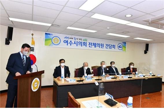 ▲전남대 여수캠퍼스 조기량 부총장이 간담회에서 발언하고 있다