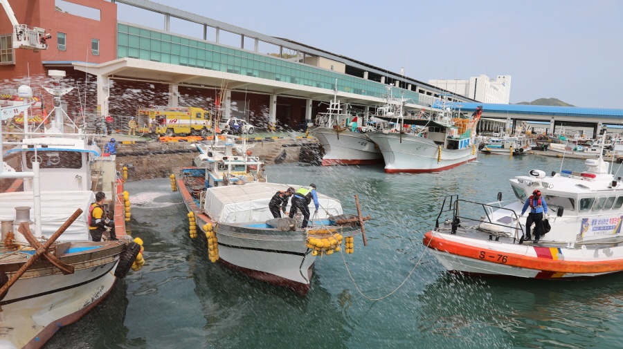 ▲정박선박 화재 대비 훈련 모습