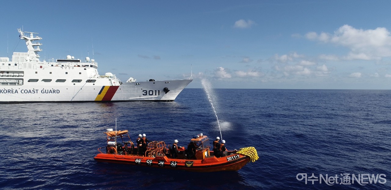 ▲ 해양경찰요육원이 보유한 4400톤급 3011실습함의 훈련 모습