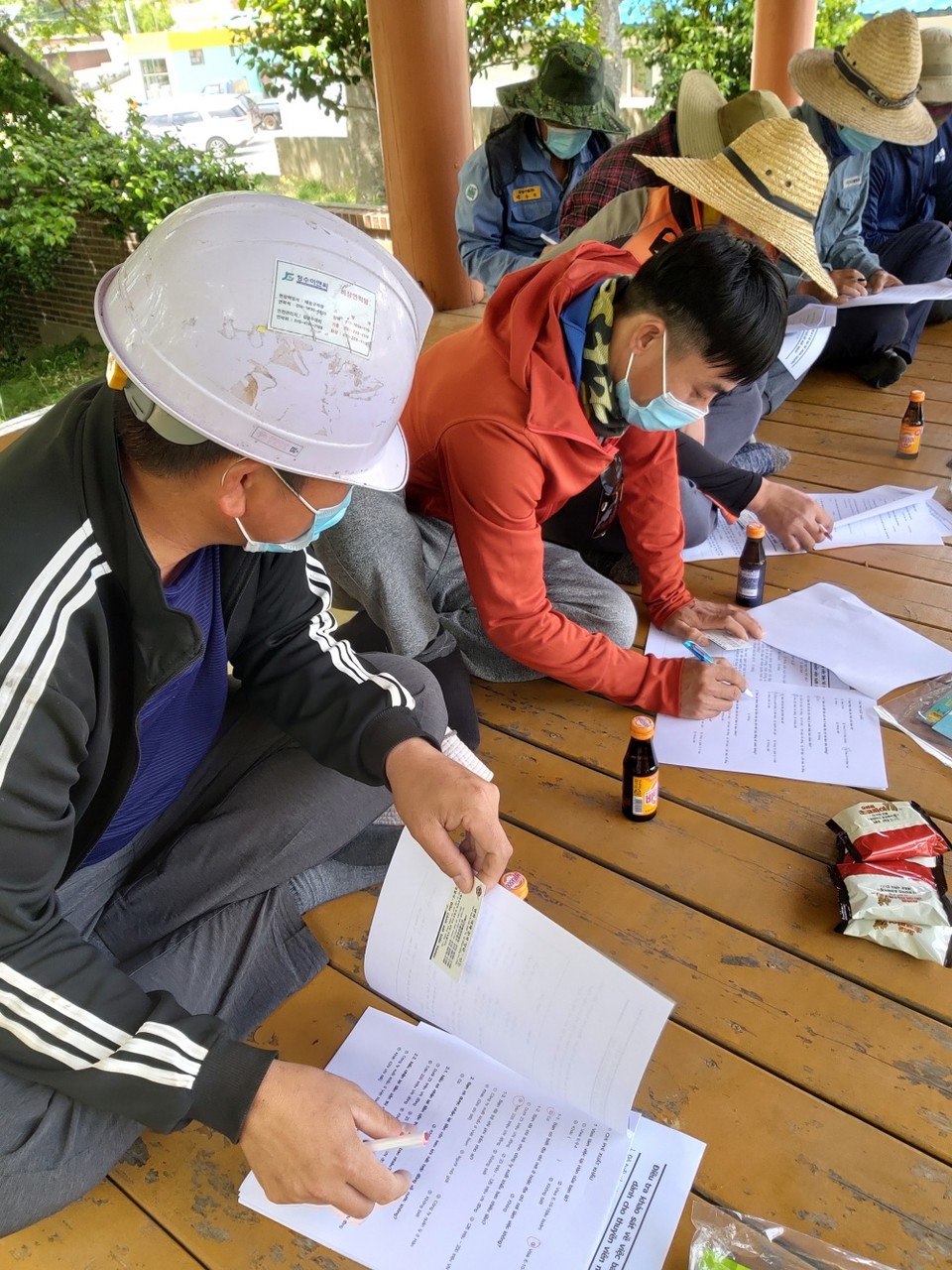 ▲외국인선원 근로실태 조사 모습