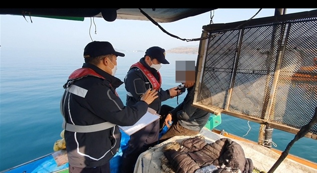 ▲음주운항 단속 중인 해경