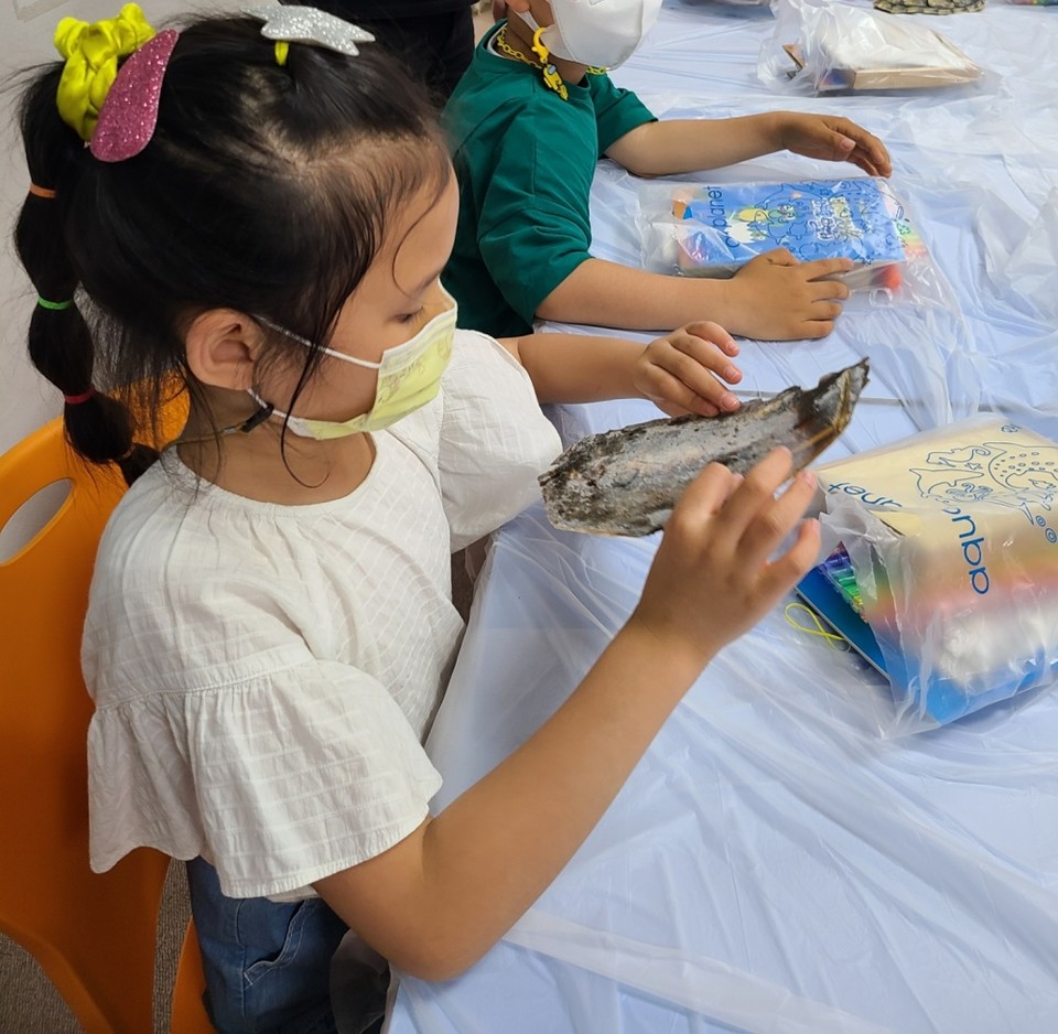 ▲삼육지역아동센터에서 열린  ‘바다거북 바로알기’ 교육 모습