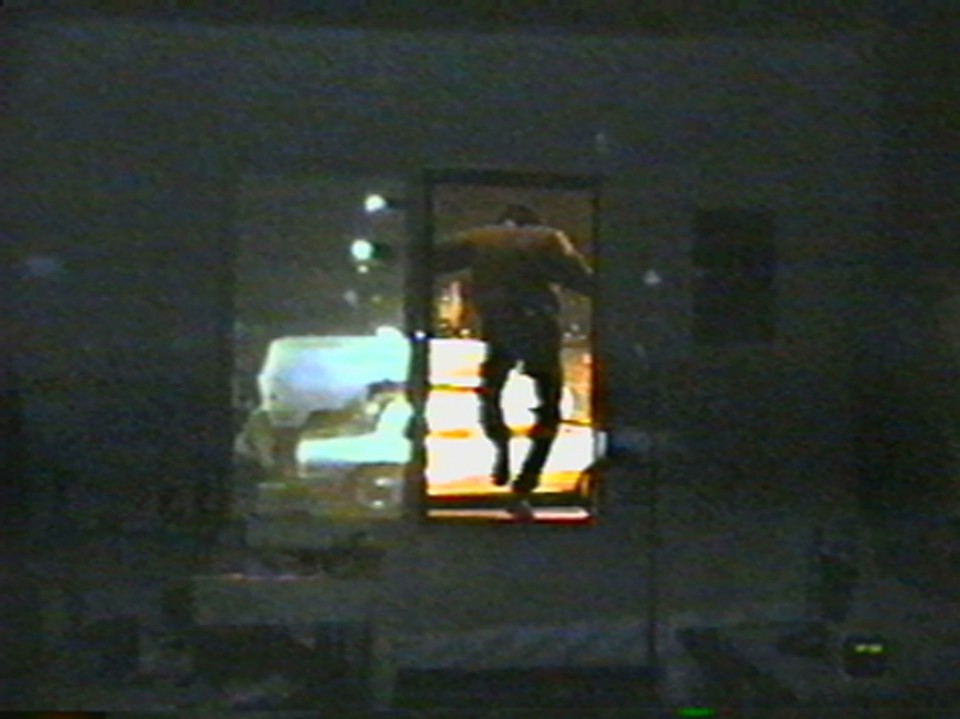 구자영, In the Window II (1999, 컬러비디오프로젝션과 사운드, 2분 56초)