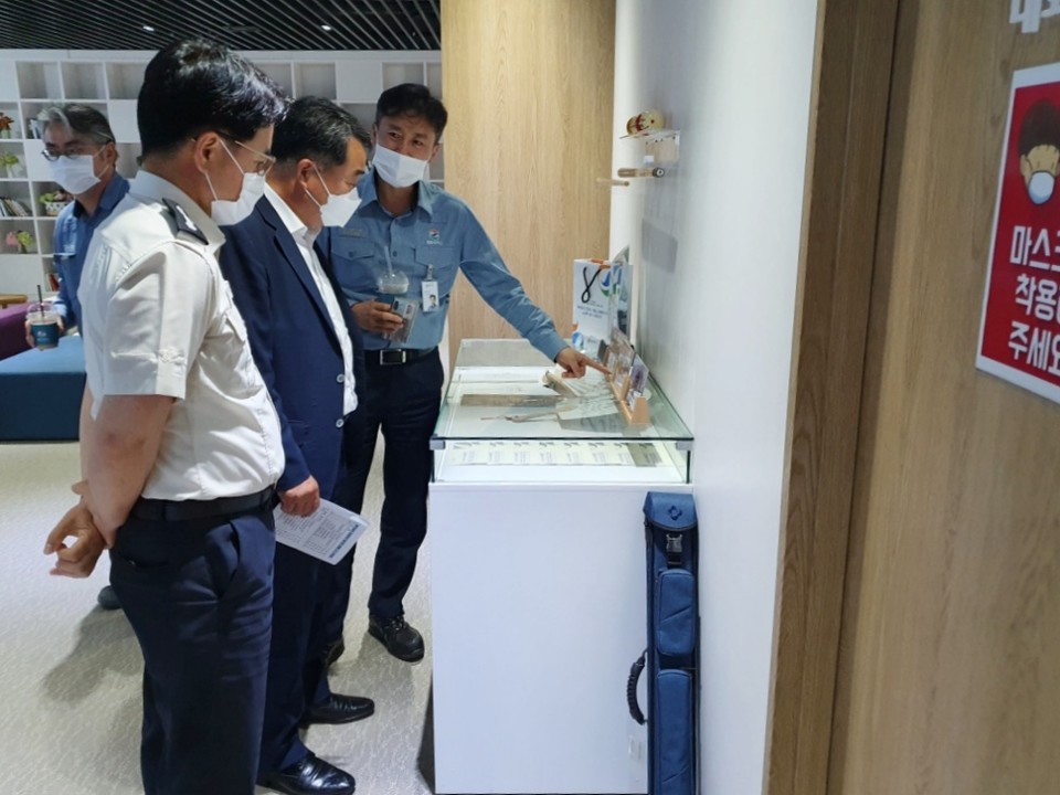 ▲여수산단 신설 GS칼텍스 공장 시찰하는 최무경 도의원