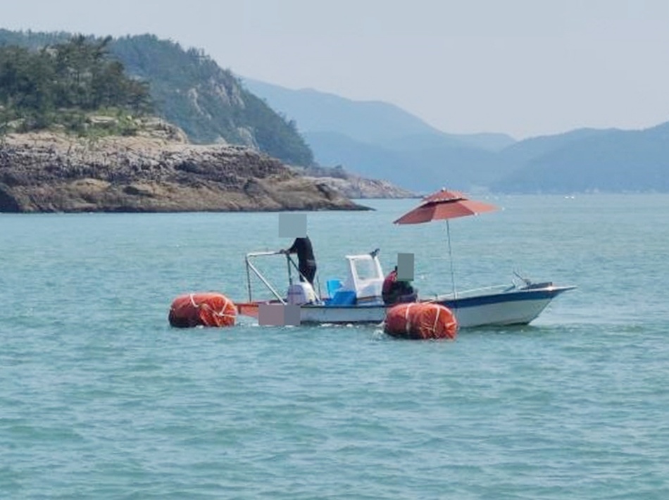 ▲안전장비를 착용하지 않고 낚시 중인 모습