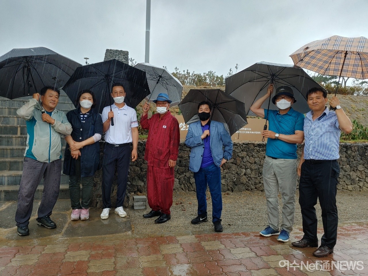 ▲ 8월 3일 이야포 미군폭격사건 민간인 희생자 추모제 및 위령비 제막식 한달을 앞둔 3일 추진위원들이 현장답사에 나선 모습