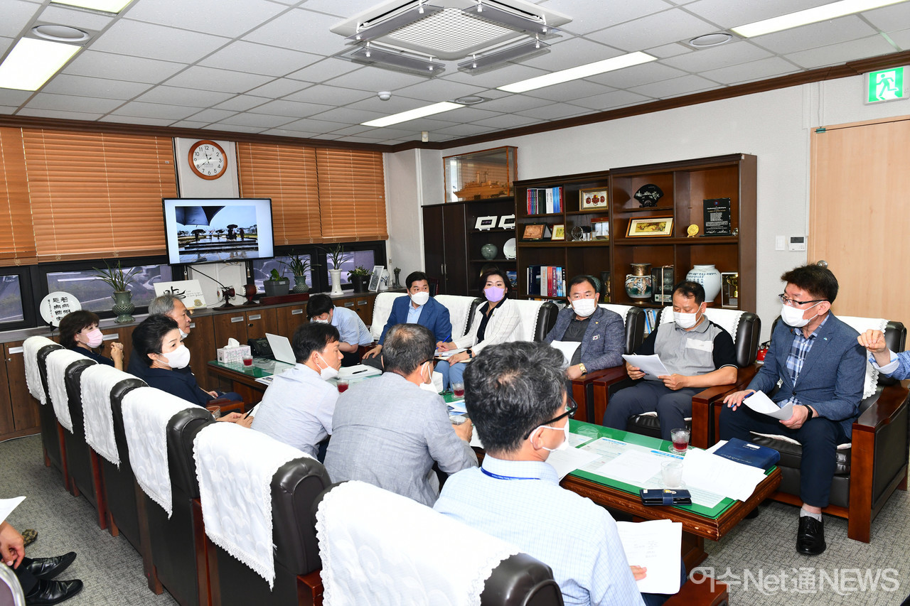 ▲7일 오전 여수시의회 접견실에서 이야포 추모제 추진위 간담회 광경 ⓒ오병종