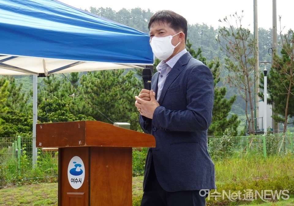 ▲심명남 여수넷통 이사장이 추모제 경과를 알리고 있다 ⓒ전시은