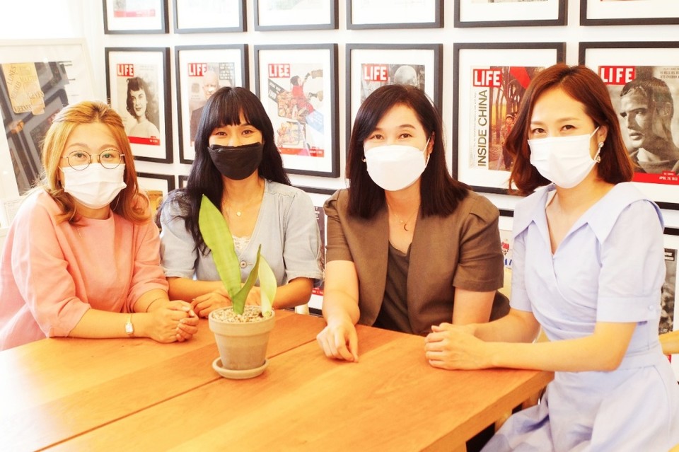 ▲왼쪽부터 여수여성작가회 소속 황진아, 김도유, 이소영, 박연화 캘리그라퍼