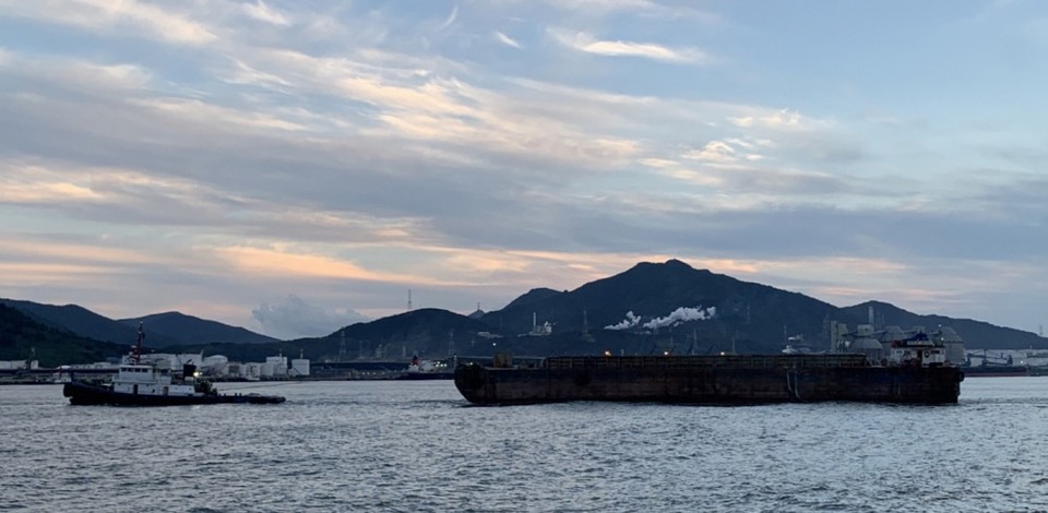 ▲해기사면허를 소유하지 않은 선장이 예인선을 운항하고 있다