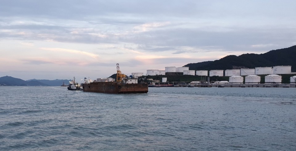 ▲해기사면허를 소유하지 않은 선장이 예인선을 운항하고 있다