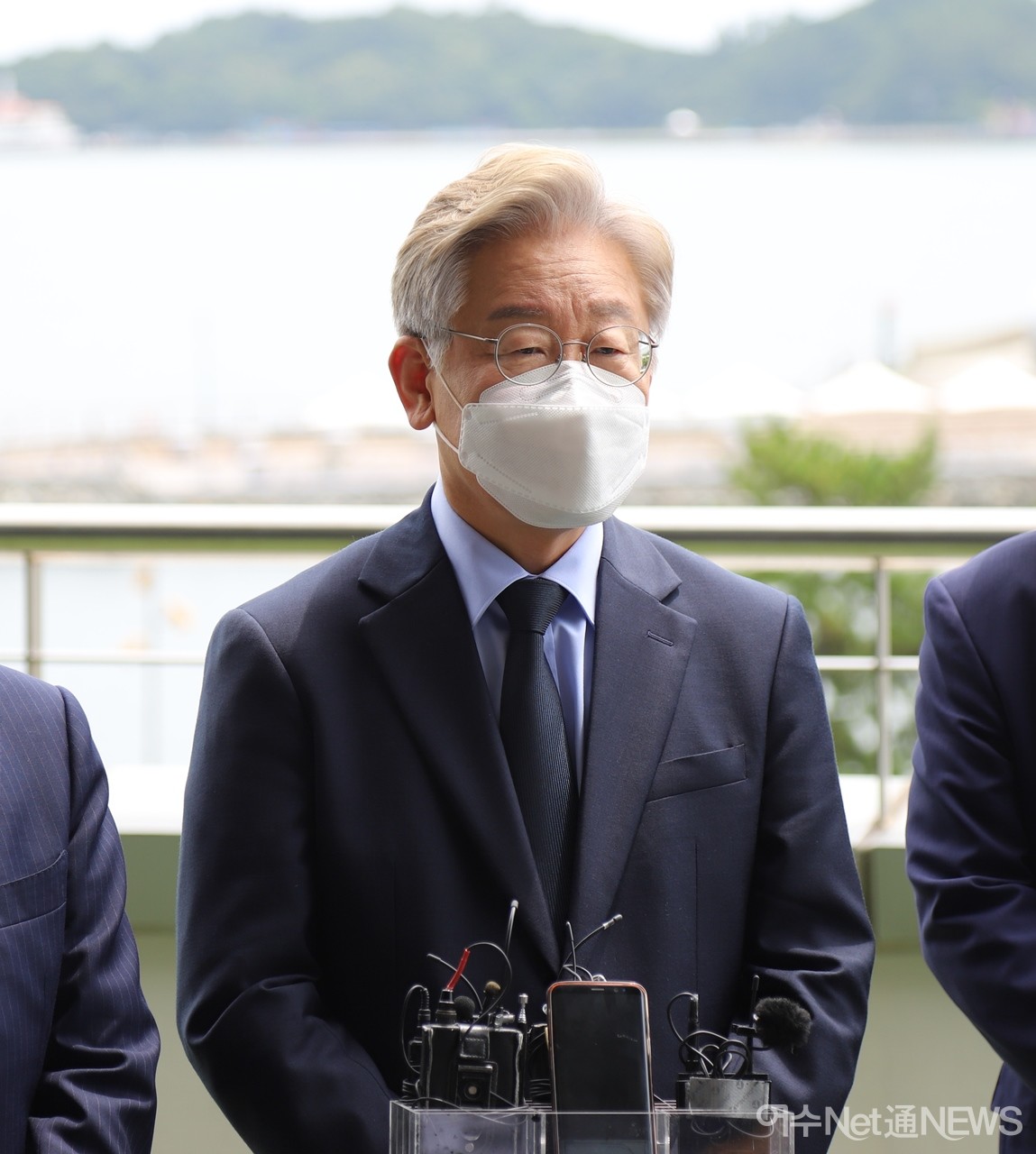 ▲ 15일 여수시 덕충동 여수세계박람회장 기자 간담회에서 답변하는 이재명 경기도지사  ⓒ오병종