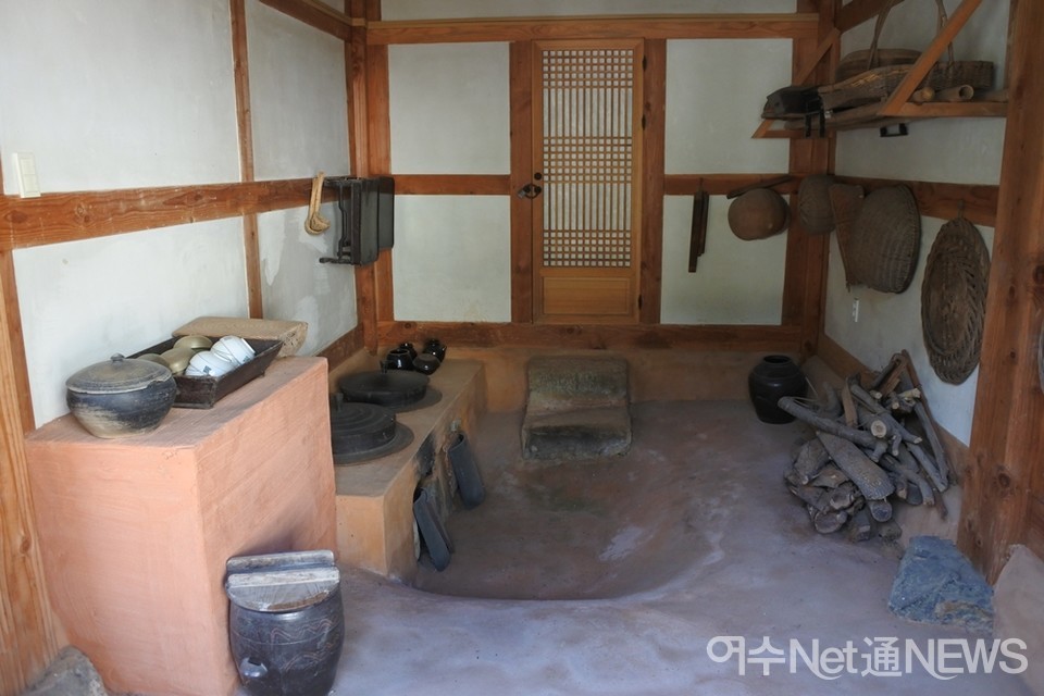 ▲당시 사용했던 부엌 모습 ⓒ여수시문화원