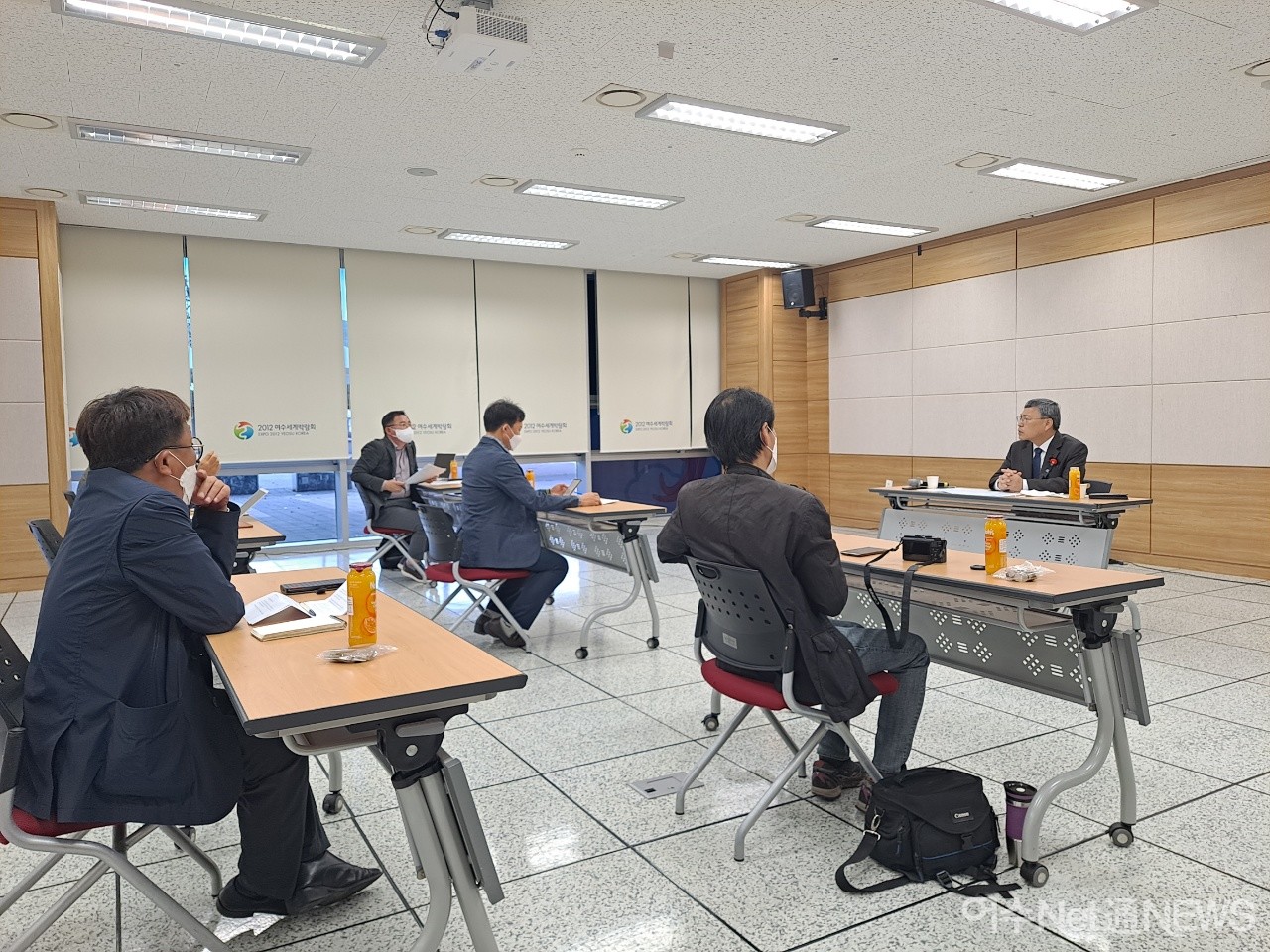 ▲  10.19여순사건 73주년을 맞은 19일 오후 여수엑스포컨벤션센터에서 진실화해위원회 정근식 위원장과 가진 여수지역 기자간담회 질의응답 모습