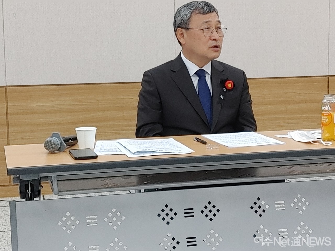 ▲ 정근식 위원장은 여수엑스포나 순천만 정원축제는 아름다운 자연에 대한 축제로 거듭났듯이 지역민들이 겪은 아픔이 잘 해결되어 치유와 상생에 대한 이름을 가진 새로운 도시로 거듭나면 좋겠다고 말했다