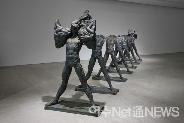 ▲  급행열차_시대의변_1991_bronze 118x1550x220cm . 사진 제공 류인 유가족