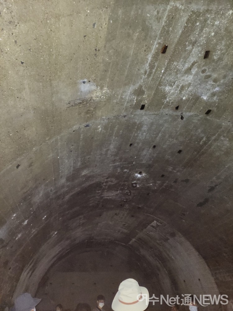 ▲ 일제강점기 강제동원된 중학생들이 만든 지하벙커 내부