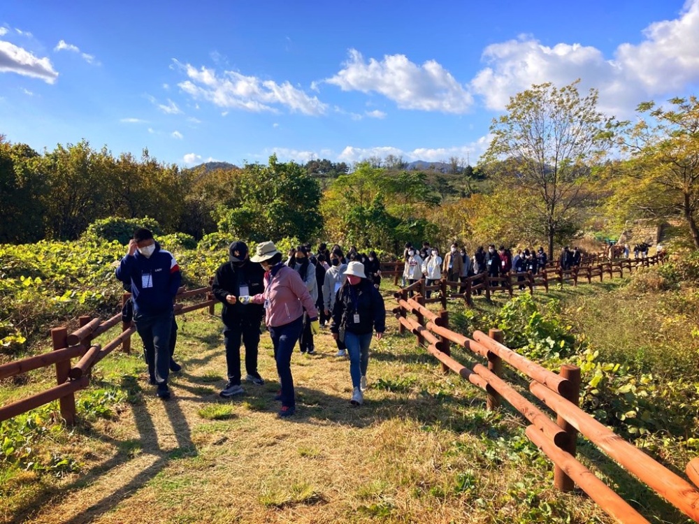 ▲이충무공 백의종군길 탐방 모습