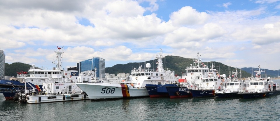 ▲해상종합훈련에 참여한 경비함정 60척 63팀