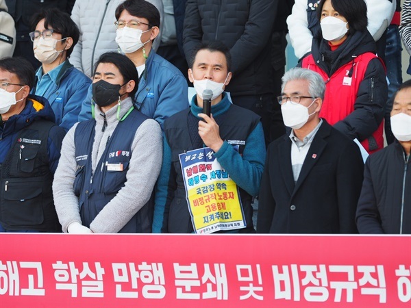 ▲발언 중인 구성길 남해화학비정규직지회장 ⓒ정병진
