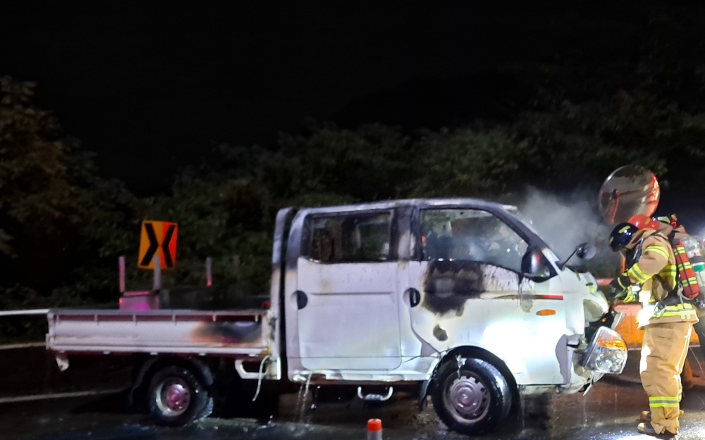 ▲차량화재 진압 모습