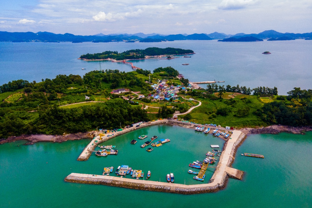 ▲ 2021년 여수 섬 사진 공모전 우수 수상작 ‘손죽도항’