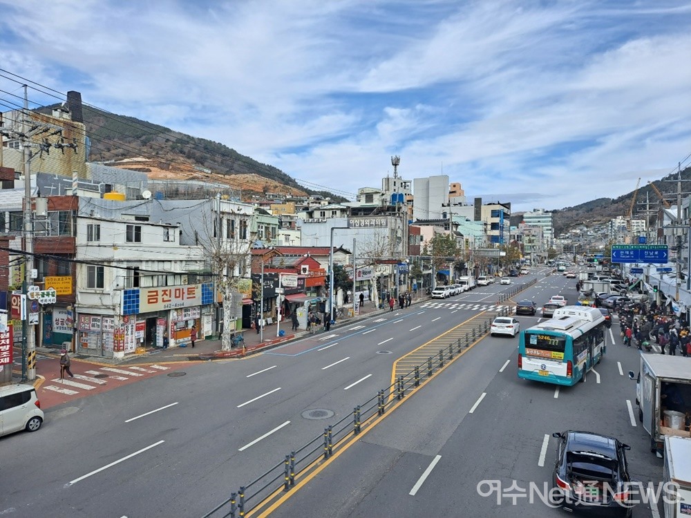 ▲여수 서시장 근처 광무동 도로변이다. ⓒ조찬현