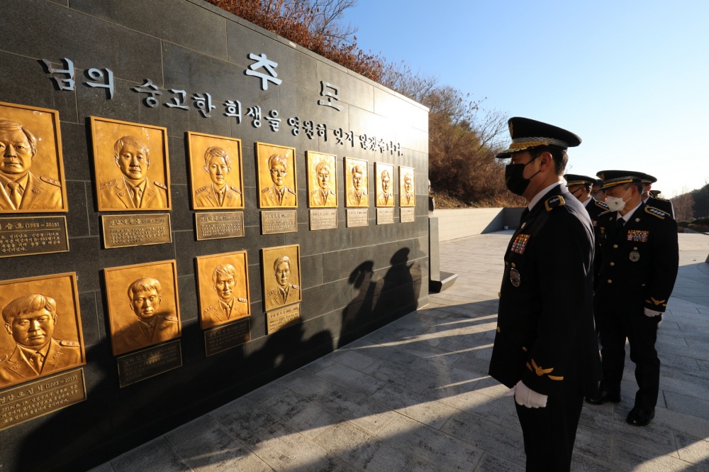 ▲ 충혼탑 참배 모습