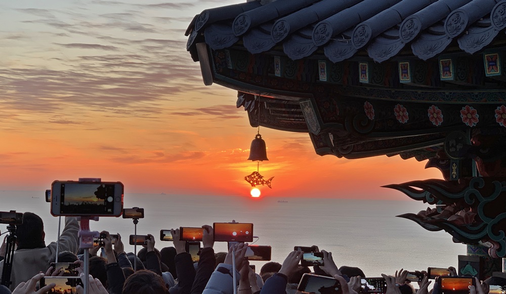 ▲여수 향일암 일출이다. 세간에서 일출 맛집으로 통한다. ⓒ향일암 제공