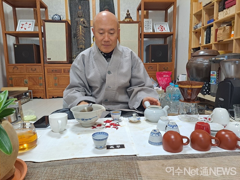 ▲ 지인 스님과 차 한잔을 나누는 귀한 시간을 가졌다. ⓒ조찬현