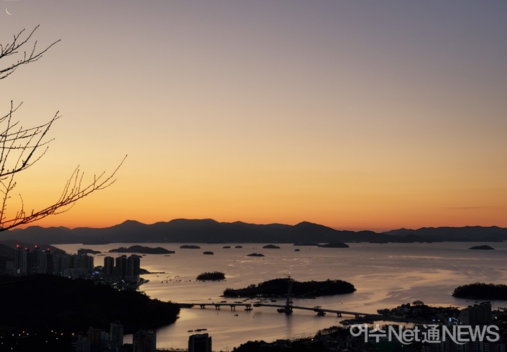 ▲ 무선산에서 바라본 일출 ⓒ전시은