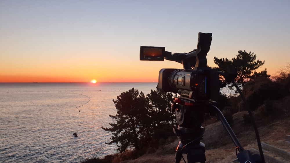 ▲향일암 일출광장에서 본 해돋이