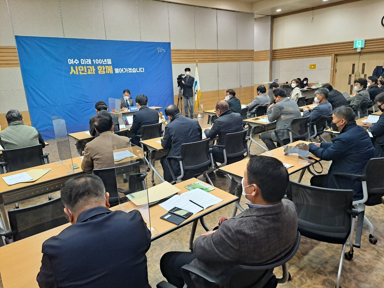 ▲권 시장이 택지개발과 도로개설, 시민복합문화 생활공간을 마련해 정주여건을 개선하겠다고 전했다 ⓒ조찬현