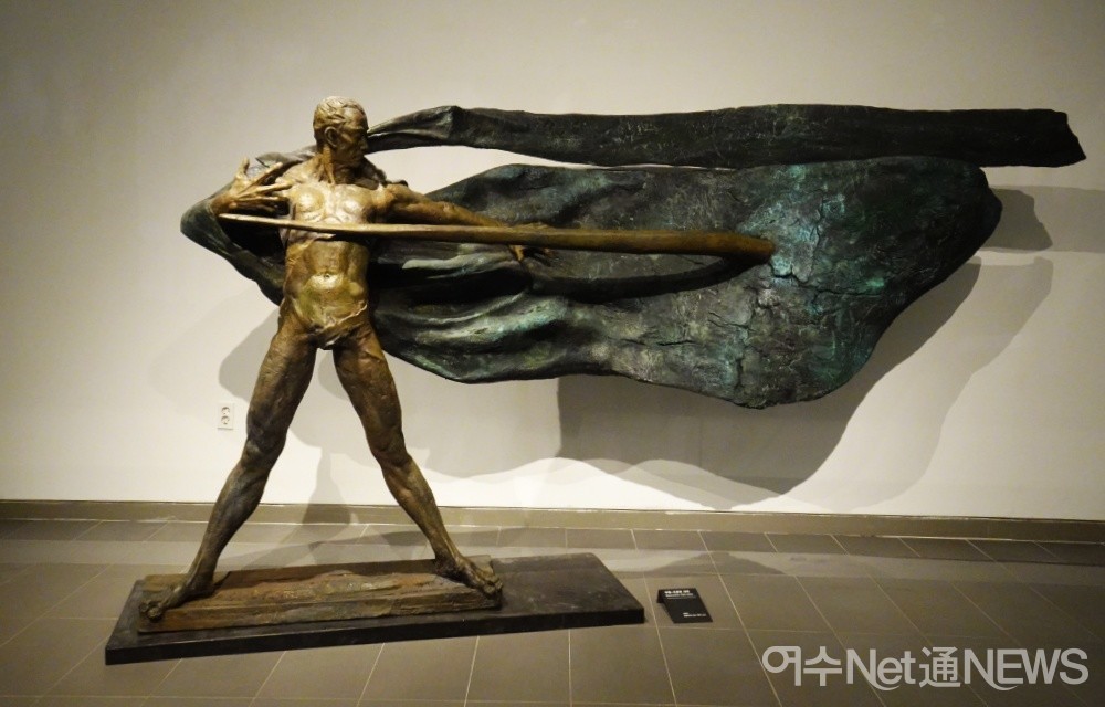 ▲류인 作, 부활, 조용한 새벽 