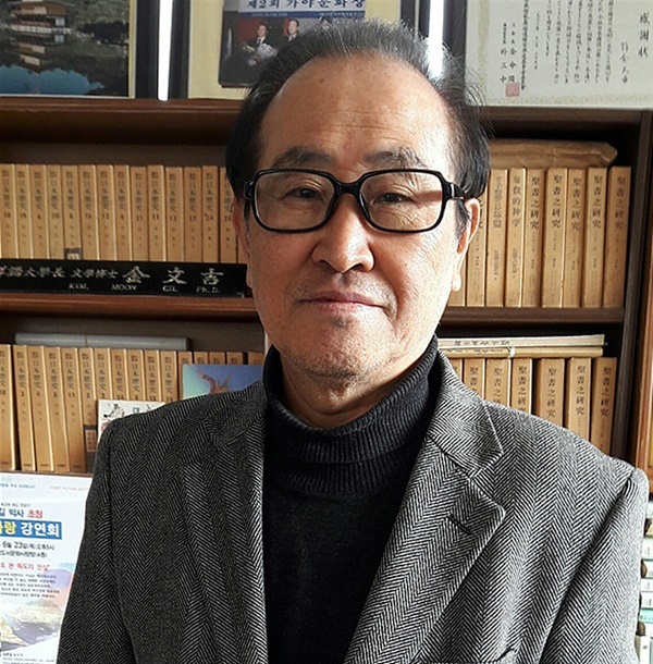 ▲  일본에서 15년간 한일관계사를 전공한 후 부산외국어대학교에서 일본역사와 한일 관계사를 강의한 김문길 교수(명예교수) 모습. 일본에 있는 조선인 귀무덤과 코무덤을 발견하고 연구했다 ⓒ오문수