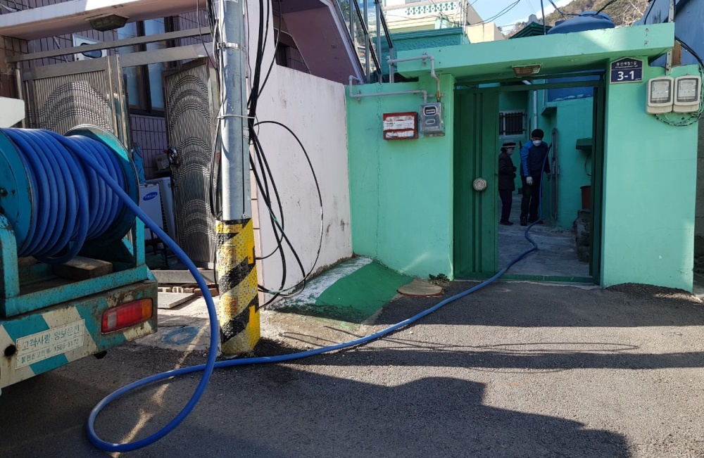 ▲난방유 전달 모습