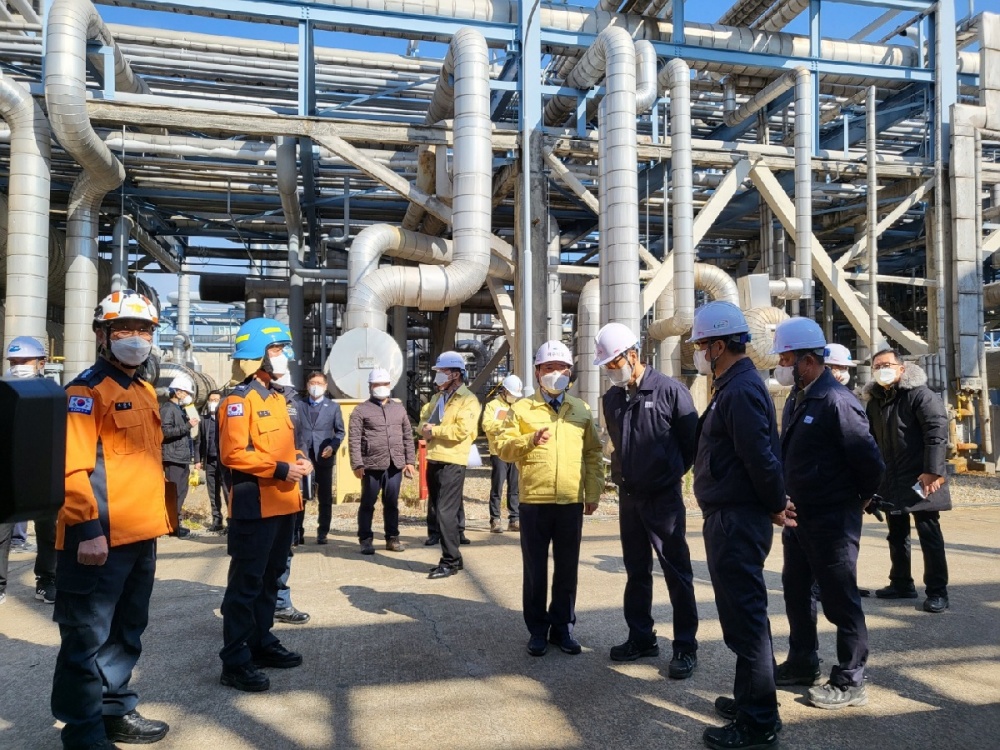 ▲여천NCC 폭발현장을 찾은 권 시장