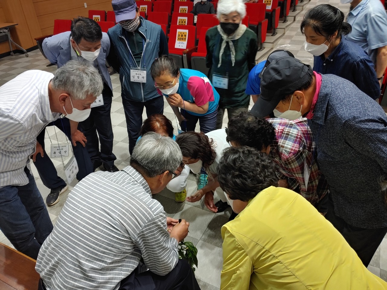 ▲ 여수 농업인대학생들의 병해충 관리 및 실습 교육
