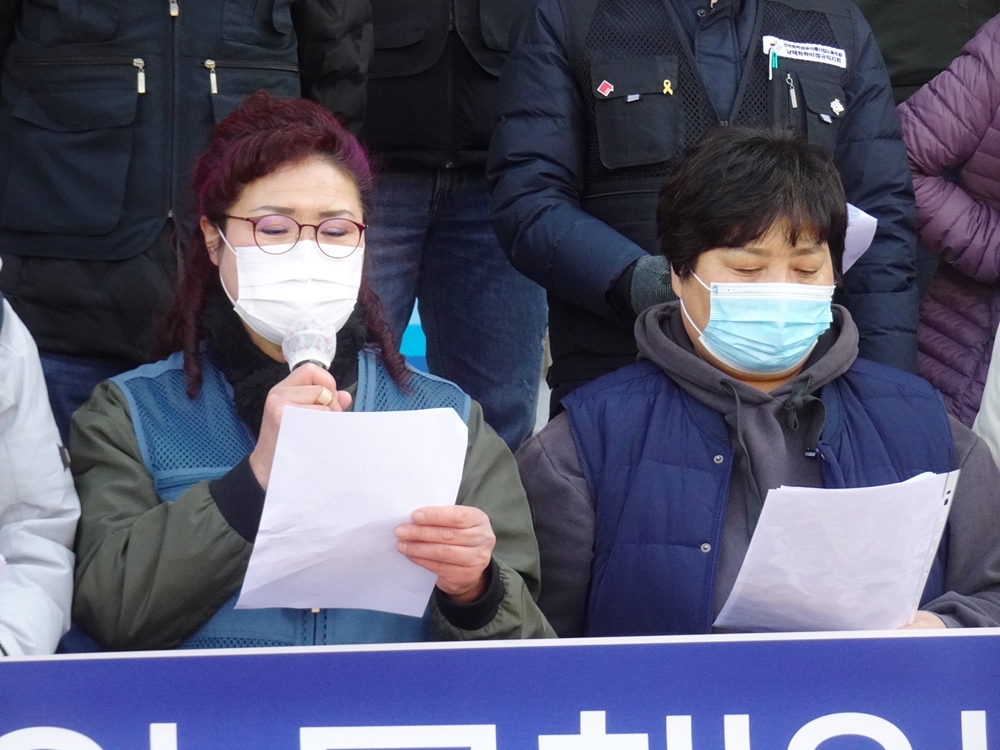 ▲CJ택배노조 여수지회 이인숙 조합원이 발언하고 있다