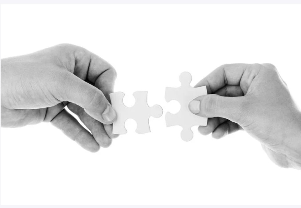 ▲ 코로나 시대 사회성은 직접 눈 맞추고 소통하면서 편견과 선입견을 떨쳐버리고 보편성을 배우는 것을 의미한다