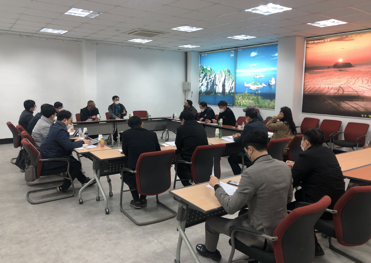 ▲ 지난 4일 ‘GS칼텍스의 선박 급유방식 변경’에 따른 갈등조정을 위해 선원동 근로자복지회관에서 노사 등 이해관계들이 참석한 가운데 대책회의가 열렸다.