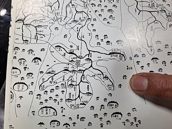 ▲  김정호의 에 나오는 고흥반도 모습으로 다섯 손가락을 활짝 편 모습이다. 바닷길로 접근하기 좋아 왜구의 침략이 잦아 왜구를 방비하기 위해 수군진이 4개나 설치됐다.  ⓒ 오문수