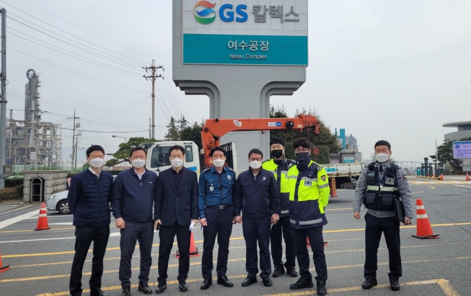 ▲여수경찰과 유관기관 관계자로 구성된 교통,합동진단팀 