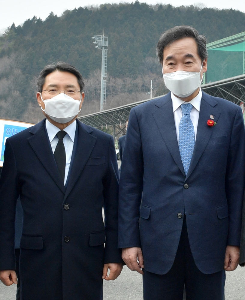 ▲권오봉 예비후보와 이낙연 전 총리