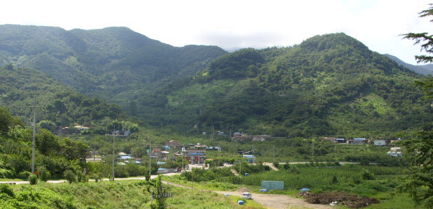 ▲ 전국 최초 유기농 생태마을로 지정된 광양 다압면 관동마을